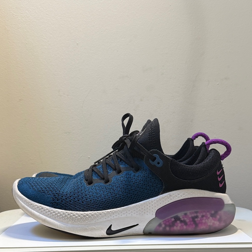 Nike Joyride Run Flyknit Black and Blue Sneakers with Purple Ws 8.5